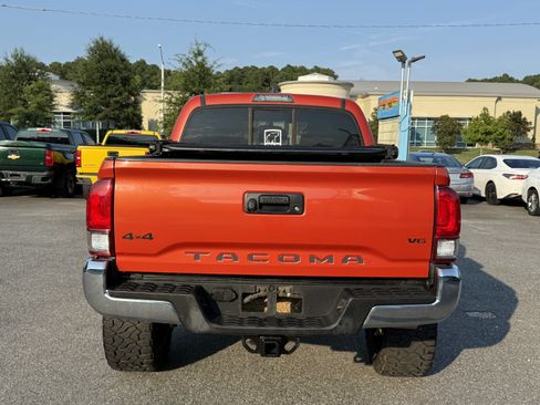 Used 2016 Toyota Tacoma TRD Off-Road w/ Towing Package AWD/4WD image 7