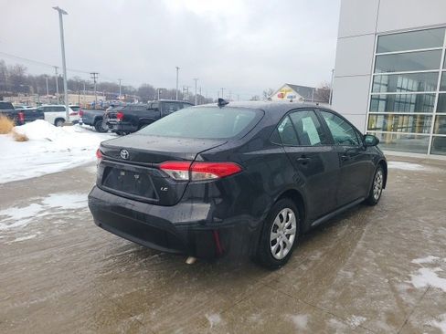 Used 2024 Toyota Corolla LE image 7