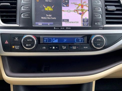 Used 2019 Toyota Highlander XLE image 31