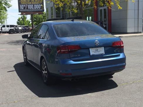 Used 2017 Volkswagen Jetta SE FWD image 7