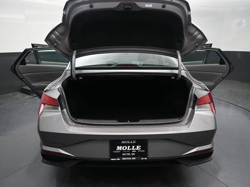 Used 2023 Hyundai Elantra SEL w/ Convenience Package FWD image 29