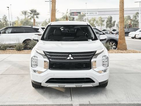 Used 2024 Mitsubishi Outlander SE image 6