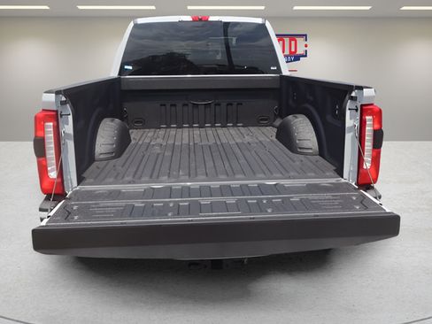 New 2026 Ford F250 Lariat w/ Black Appearance Package AWD/4WD image 10