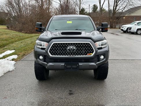 Used 2018 Toyota Tacoma TRD Sport image 8