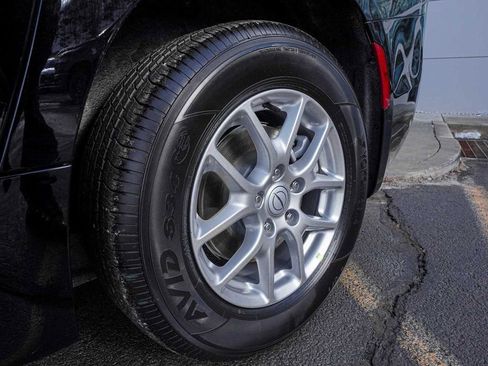 New 2026 Chrysler Pacifica Select image 8