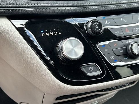 New 2024 Chrysler Pacifica Select image 22