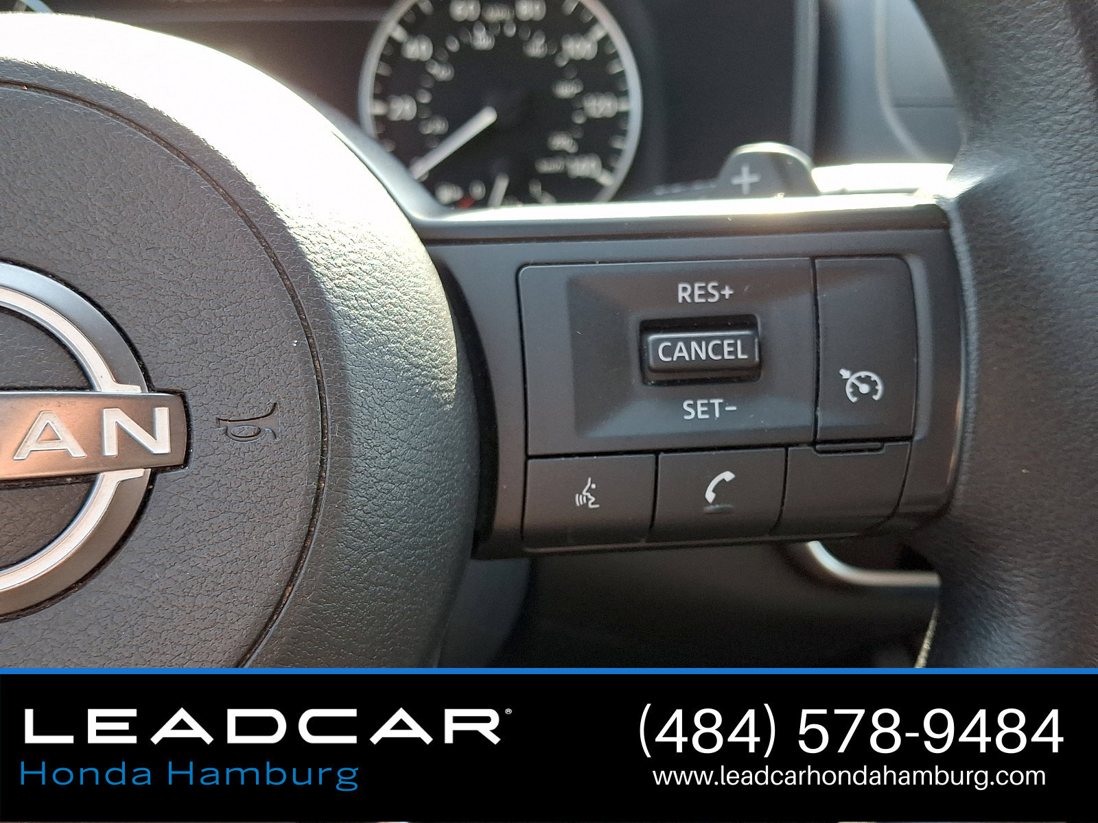 Used 2024 Nissan Rogue S AWD/4WD image 22