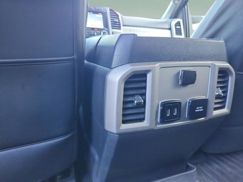 Used 2019 Ford F250 Lariat w/ Tow Technology Bundle image 19