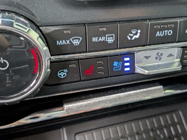 Used 2025 Ford F150 Lariat w/ Equipment Group 502A High AWD/4WD image 29