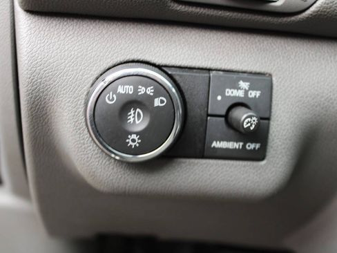 Used 2015 Chevrolet Traverse LTZ AWD/4WD image 33