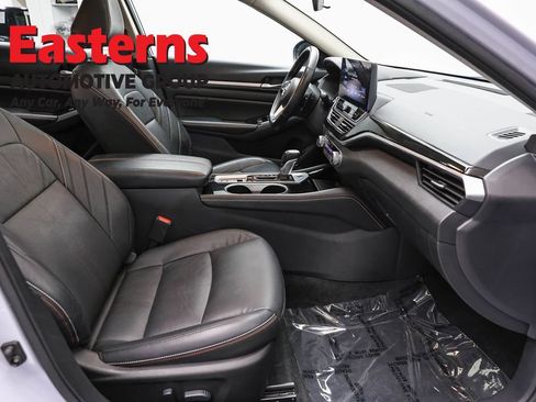 Used 2025 Nissan Altima 2.5 SR w/ SR Premium Package AWD/4WD image 24