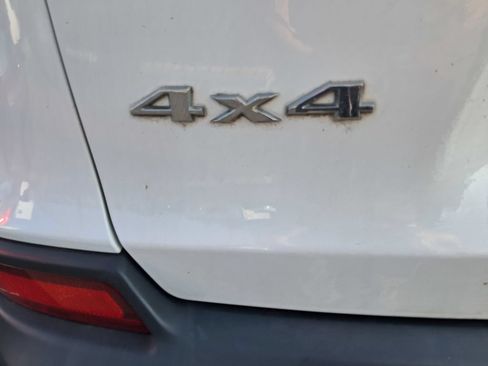 Used 2019 Jeep Cherokee Latitude w/ Popular Appearance Group AWD/4WD image 10