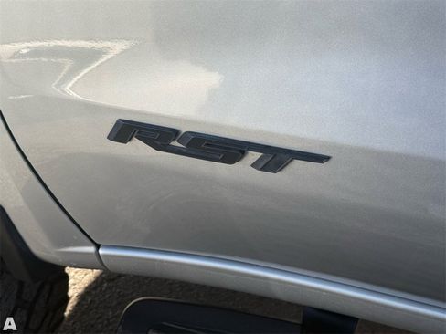 Used 2020 Chevrolet Silverado 1500 RST w/ RST Value Package image 10