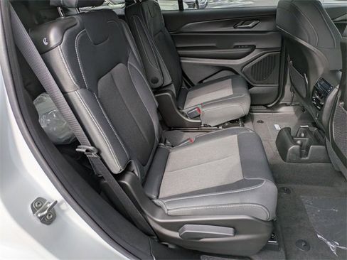 New 2025 Jeep Grand Cherokee L Laredo w/ Luxury Tech Group I image 28