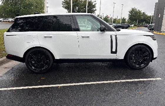 Used 2026 Land Rover Range Rover SE AWD/4WD image 4
