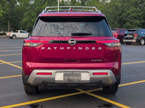 Used 2023 Nissan Pathfinder Platinum FWD image 4