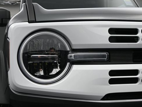 New 2025 Ford Bronco Heritage Edition AWD/4WD image 4