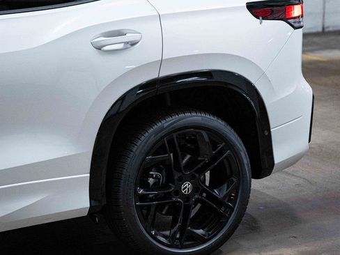 New 2026 Volkswagen Tiguan SE R-Line image 4