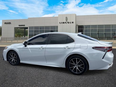 Used 2023 Toyota Camry SE FWD image 5