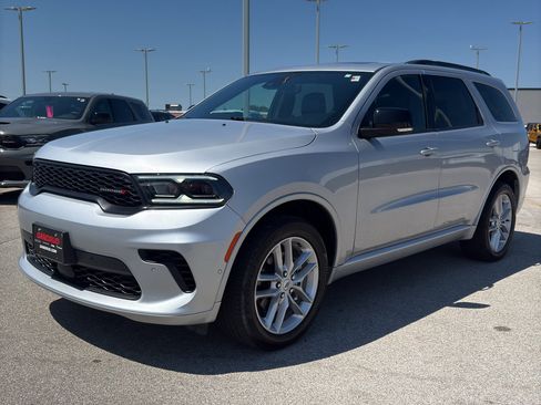 Used 2025 Dodge Durango GT AWD/4WD image 2