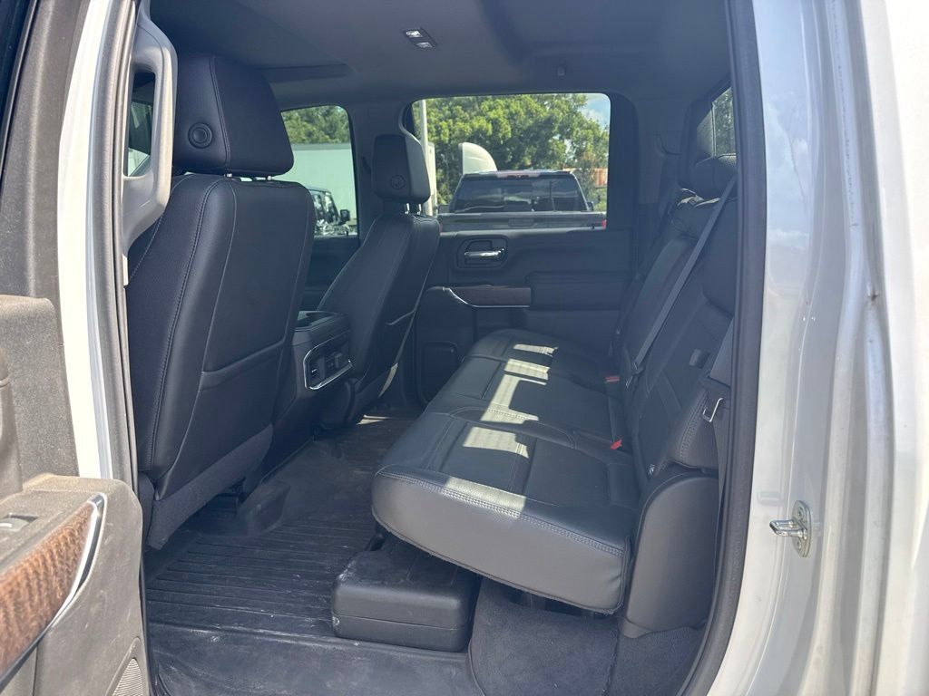 Used 2022 GMC Sierra 3500 Denali AWD/4WD image 8