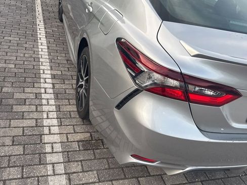 Used 2023 Toyota Camry SE FWD image 10