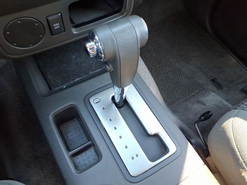 Used 2011 Nissan Frontier SV image 22