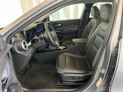 New 2025 Chevrolet Trax ACTIV w/ Driver Confidence Package FWD image 3