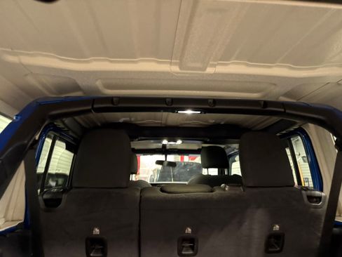 Used 2021 Jeep Wrangler Unlimited Sport image 26