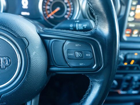 Used 2022 Jeep Gladiator Sport image 23