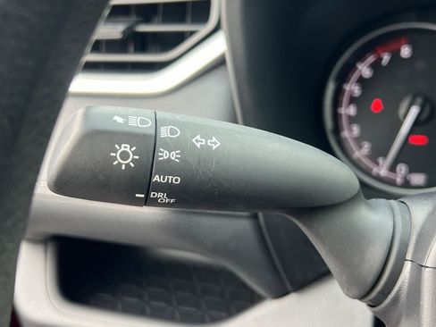 Used 2025 Toyota RAV4 XLE AWD/4WD image 37