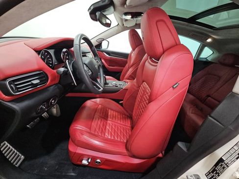 Used 2022 Maserati Levante Modena image 2