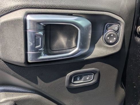 Used 2023 Jeep Wrangler Unlimited Rubicon 4xe AWD/4WD image 25