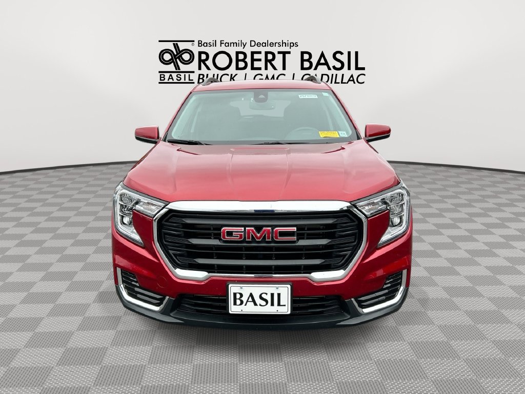 Used 2024 GMC Terrain SLE w/ Driver Convenience Package AWD/4WD image 3
