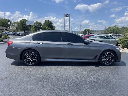 Used 2016 BMW 750i RWD image 4