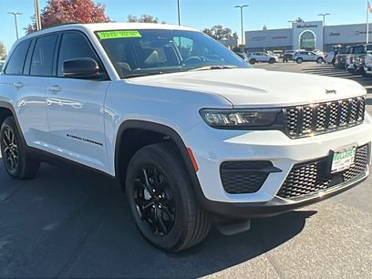 New 2025 Jeep Grand Cherokee Altitude