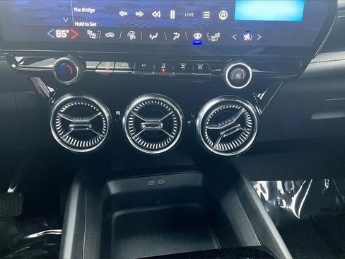 Used 2024 Chevrolet Blazer EV LT image 15