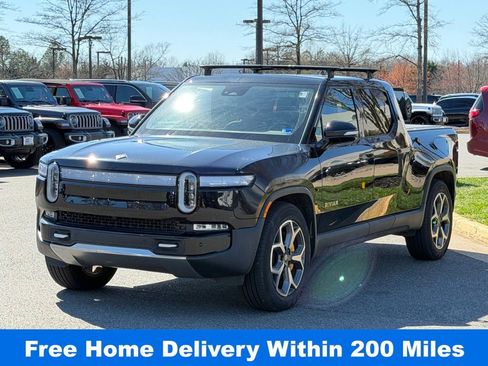 Used 2022 Rivian R1T Adventure image 2