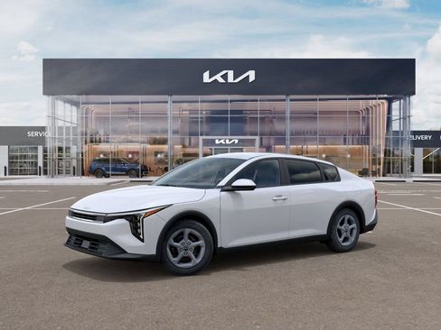 Certified 2025 Kia K4 FWD image 3