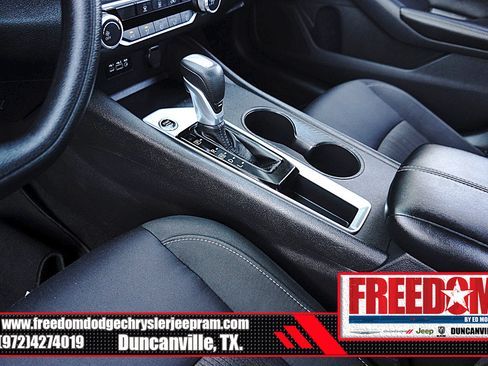 Used 2025 Nissan Altima 2.5 SV FWD image 33