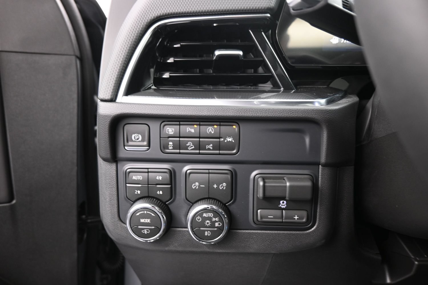 New 2026 Chevrolet Tahoe RST w/ RST Capability Package AWD/4WD image 23