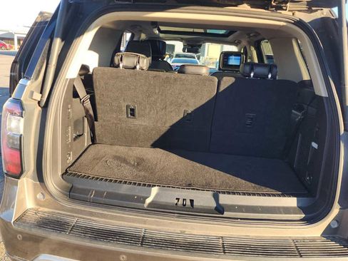 Used 2018 Ford Expedition Platinum image 30