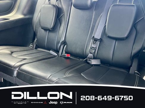 Used 2025 Chrysler Pacifica Select FWD image 15