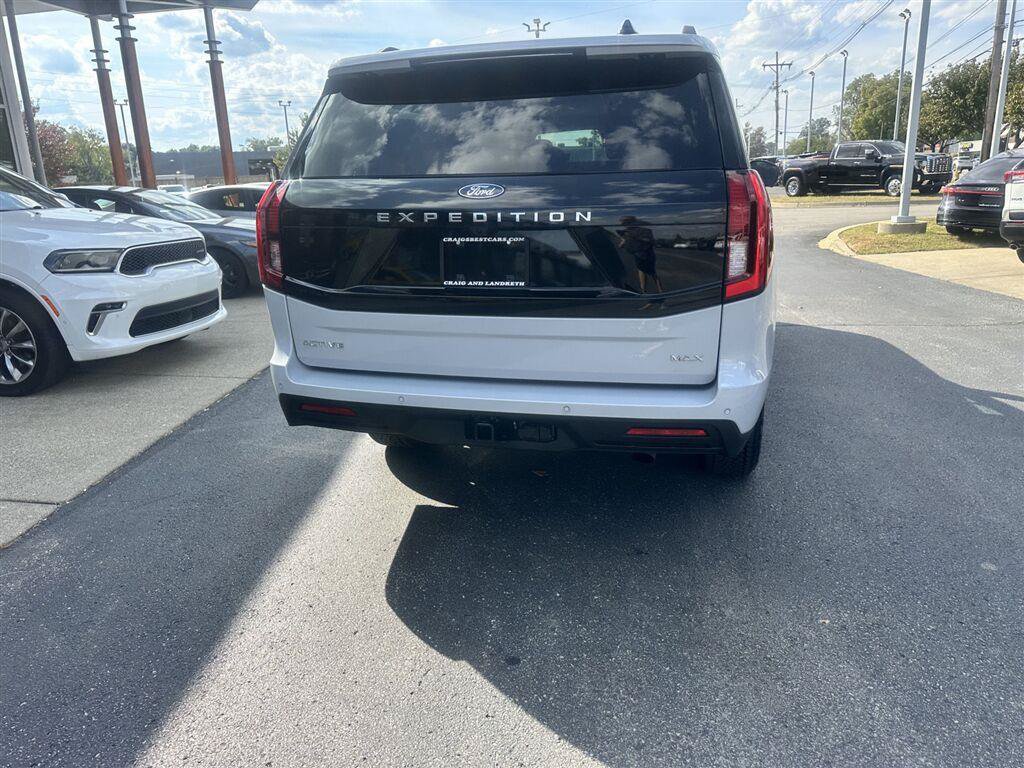 Used 2025 Ford Expedition Max Active AWD/4WD image 4