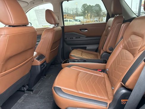 Used 2022 Nissan Pathfinder Platinum w/ Cargo Package image 22