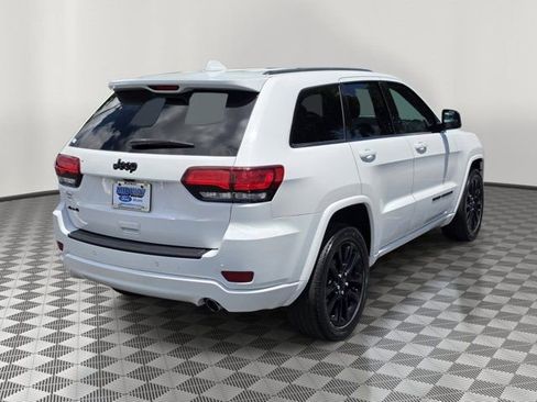 Used 2020 Jeep Grand Cherokee Altitude AWD/4WD image 6