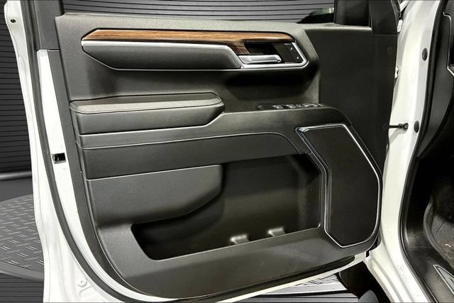 Used 2023 Chevrolet Silverado 1500 RST w/ Max Trailering Package AWD/4WD image 18