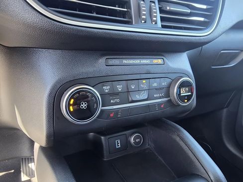 Used 2020 Ford Escape SE Sport image 21