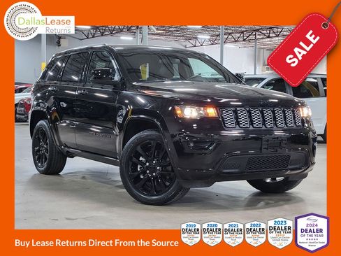 Used 2021 Jeep Grand Cherokee Laredo X image 1