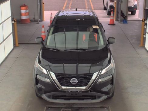 Used 2023 Nissan Rogue S image 2